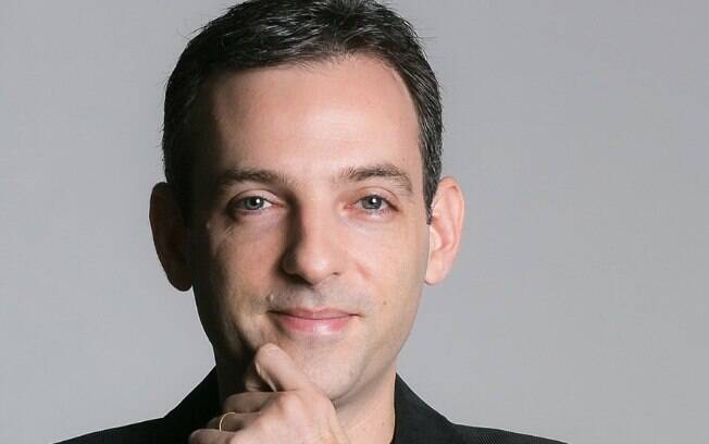 Especialista dá dicas de marketing digital para empresas fugirem da recessão